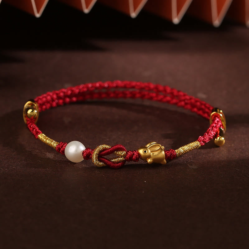 ATELIER-TIBET – Bracelet Porte-Bonheur Ruyi Fu en Or 24 Carats & Fil Rouge Ajustable