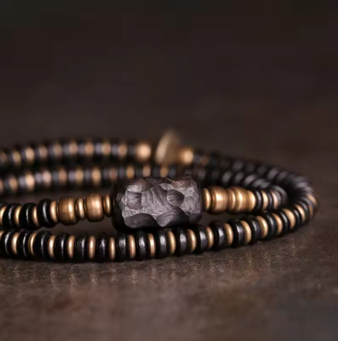 ATELIER-TIBET Bracelet Cuivre & Bois Noir Sculpté – Accessoire Unisexe Élégant
