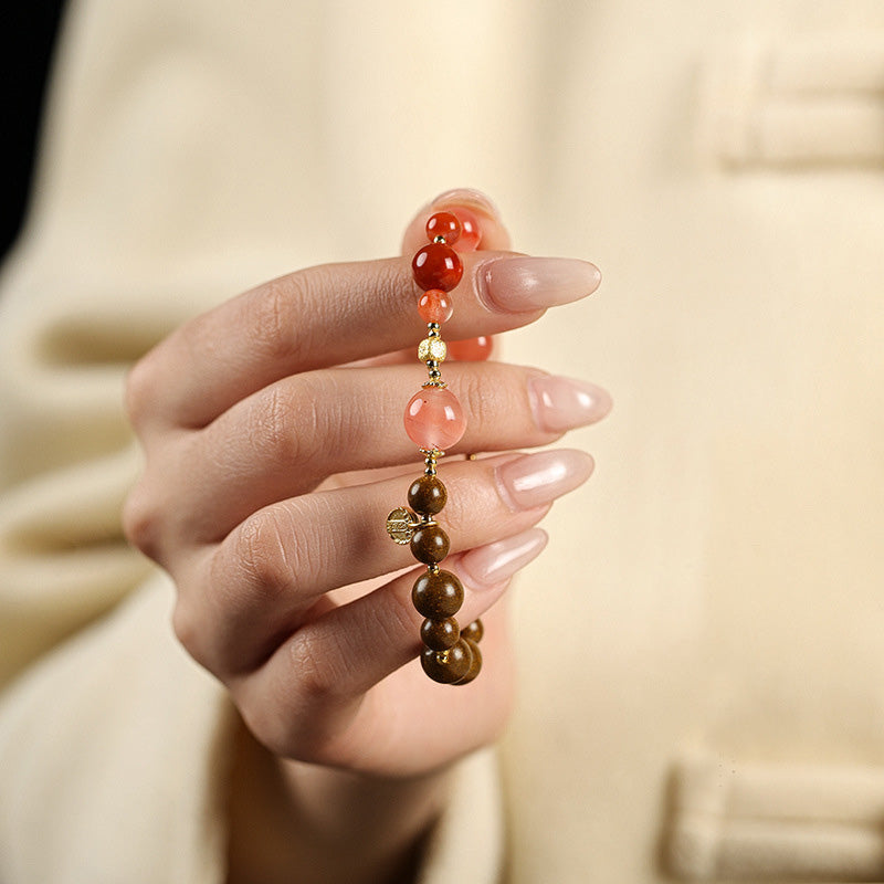 ATELIER-TIBET Bracelet Nanhong Agate & Perles Parfumées – “Cinq Voies du Dieu de la Richesse” (6–8 mm)