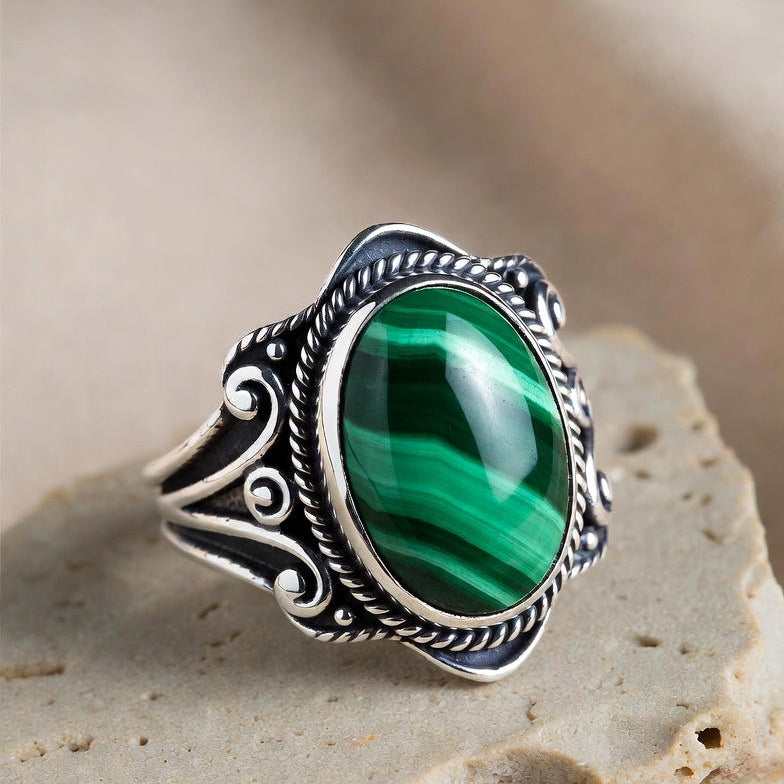 ATELIER-TIBET – Bague “Purification & Harmonie” en Malachite – Équilibre Naturel & Élégance Minérale