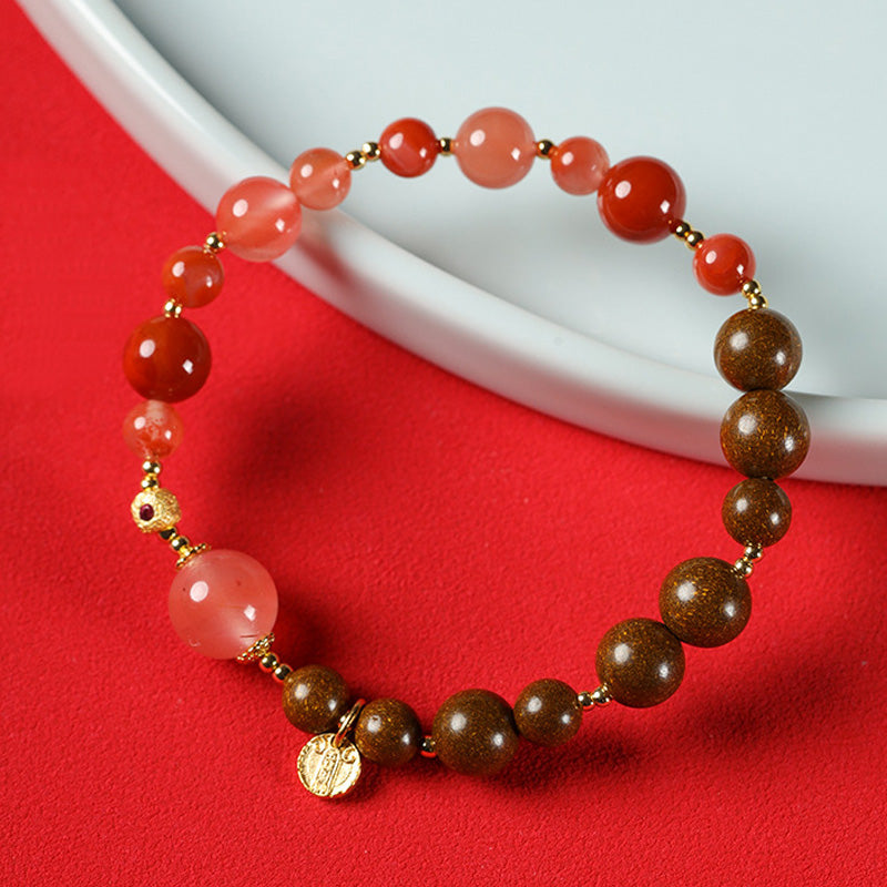 ATELIER-TIBET Bracelet Nanhong Agate & Perles Parfumées – “Cinq Voies du Dieu de la Richesse” (6–8 mm)