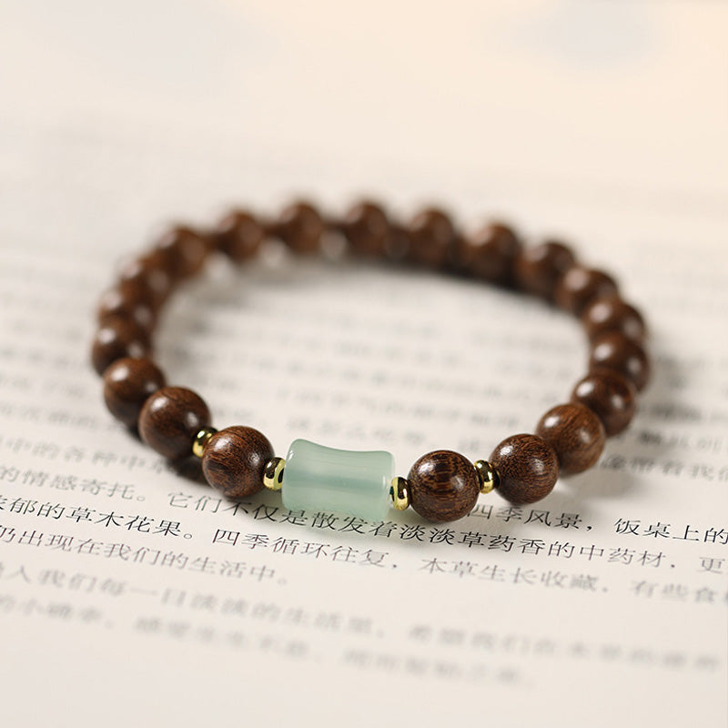 ATELIER-TIBET Bracelet Bouddhiste en Santal Doré & Jade Néphrite – Perles ~8 mm