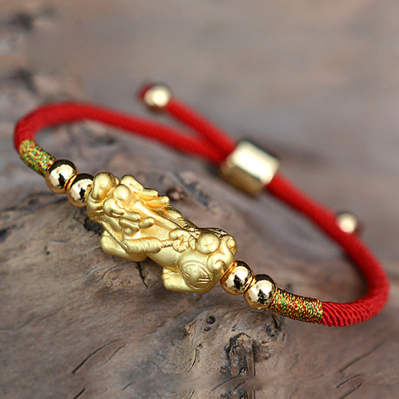 ATELIER-TIBET – Bracelet Pixiu Luck en Fil Rouge ou Noir & Plaqué Or 24 Carats | Abondance & Protection Symbolique