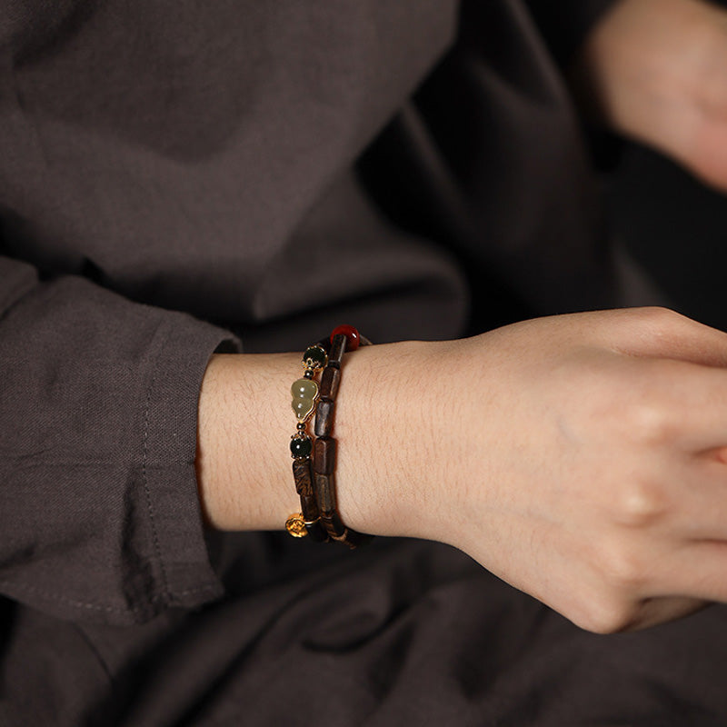 ATELIER-TIBET Bracelet Dalagan Sculpté – Bois d’Agar de Kalimantan, Argent S925 & Pierres Naturelles