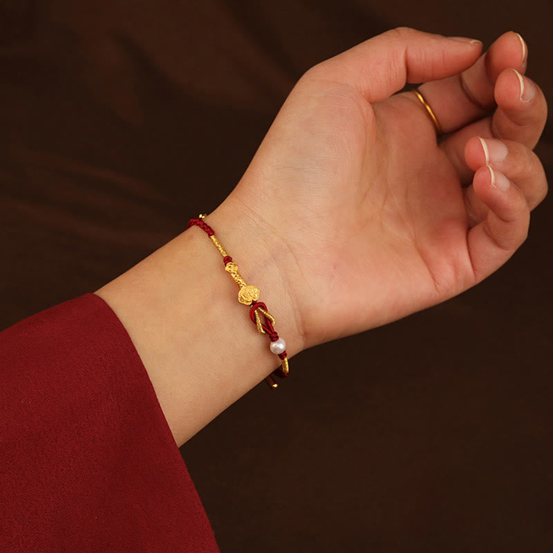 ATELIER-TIBET – Bracelet Porte-Bonheur Ruyi Fu en Or 24 Carats & Fil Rouge Ajustable