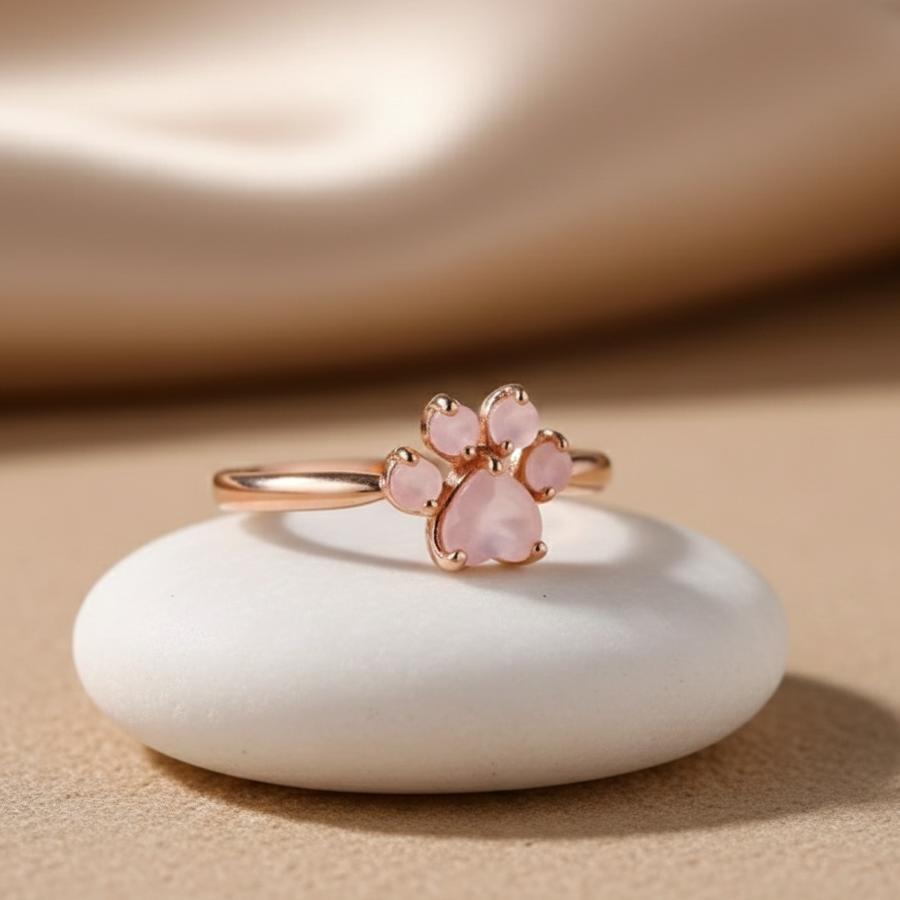ATELIER-TIBET – Bague Mon Cœur à Pattes en Quartz Rose Naturel – Ajustable