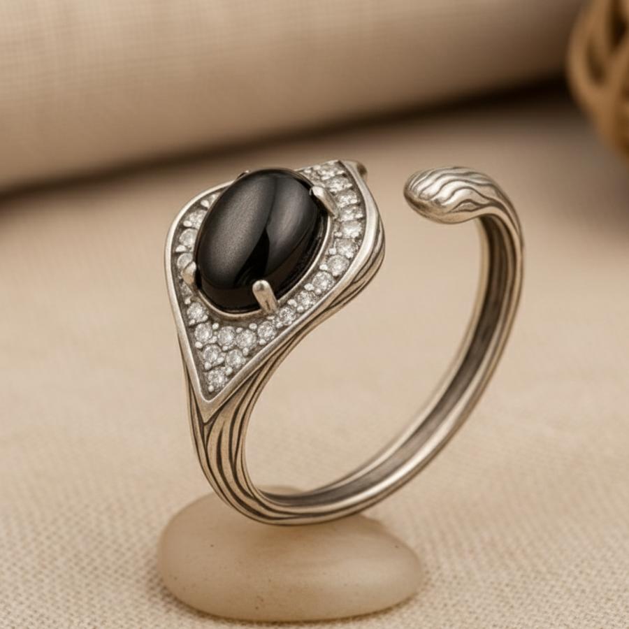ATELIER-TIBET – Bague Dhairya en Obsidienne Dorée & Argent Sterling 925 Ajustable