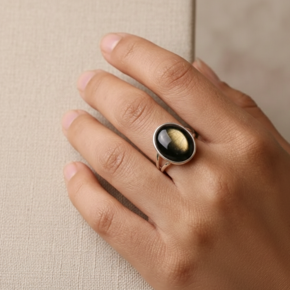 ATELIER-TIBET – Bague Obsidienne Dorée “Armure Intérieure” – Pierre naturelle – Bague ajustable