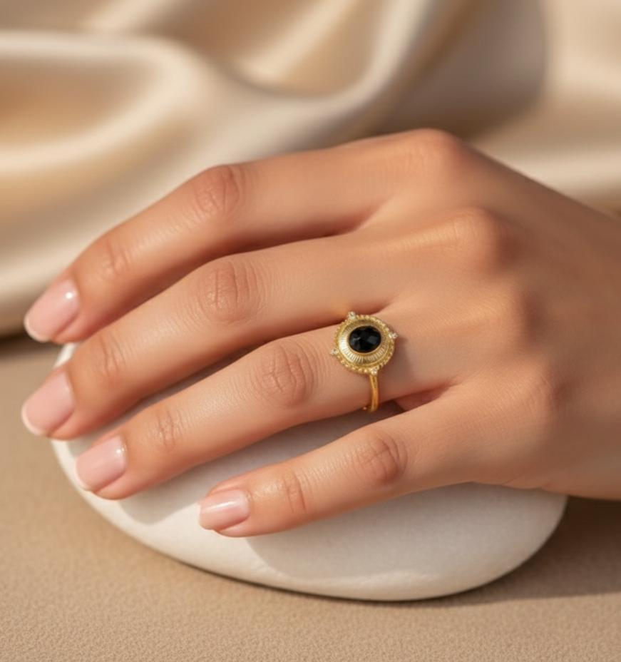 ATELIER-TIBET – Bague Noir Magnétique en Spinelle Noir & Plaqué Or