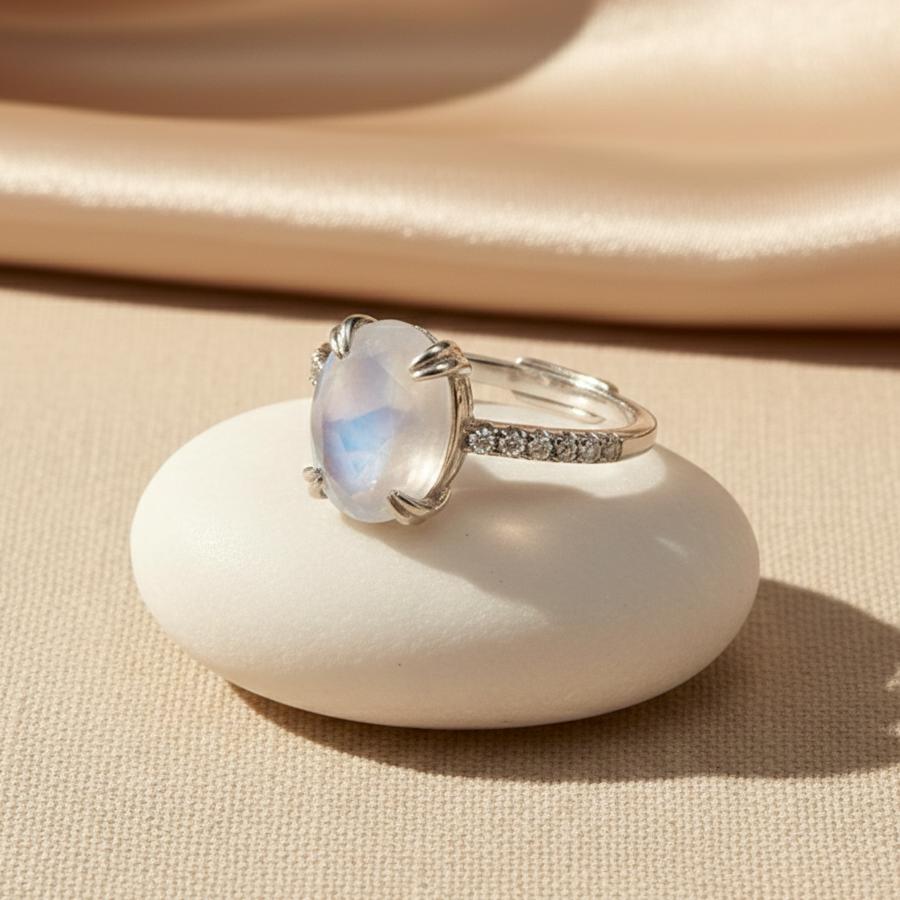 ATELIER-TIBET – Bague Kirana en Pierre de Lune Naturelle & Zircons – Ajustable