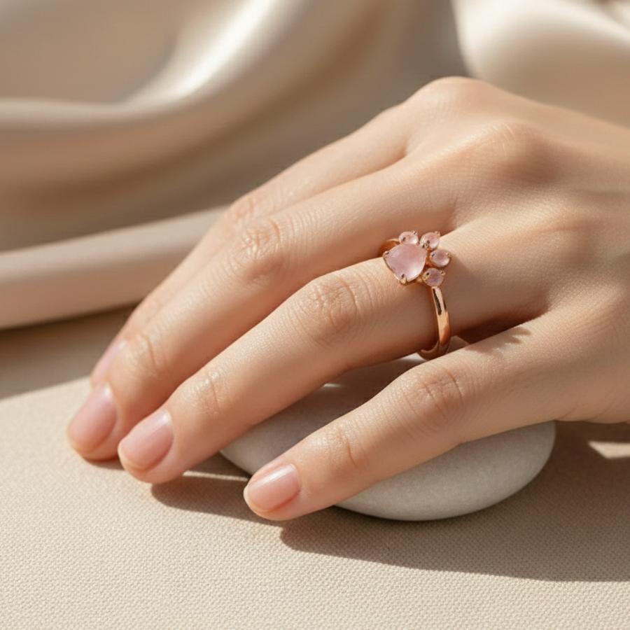 ATELIER-TIBET – Bague Mon Cœur à Pattes en Quartz Rose Naturel – Ajustable