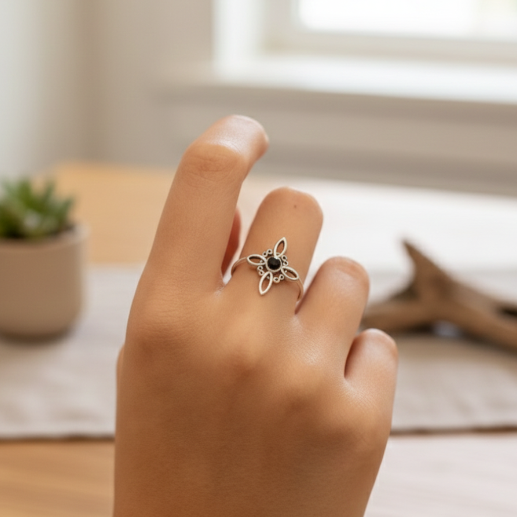 ATELIER-TIBET – Bague “Énergie Mystique” en Obsidienne Noire & Nœud de Sorcière – Protection Symbolique & Élégance Envoûtante