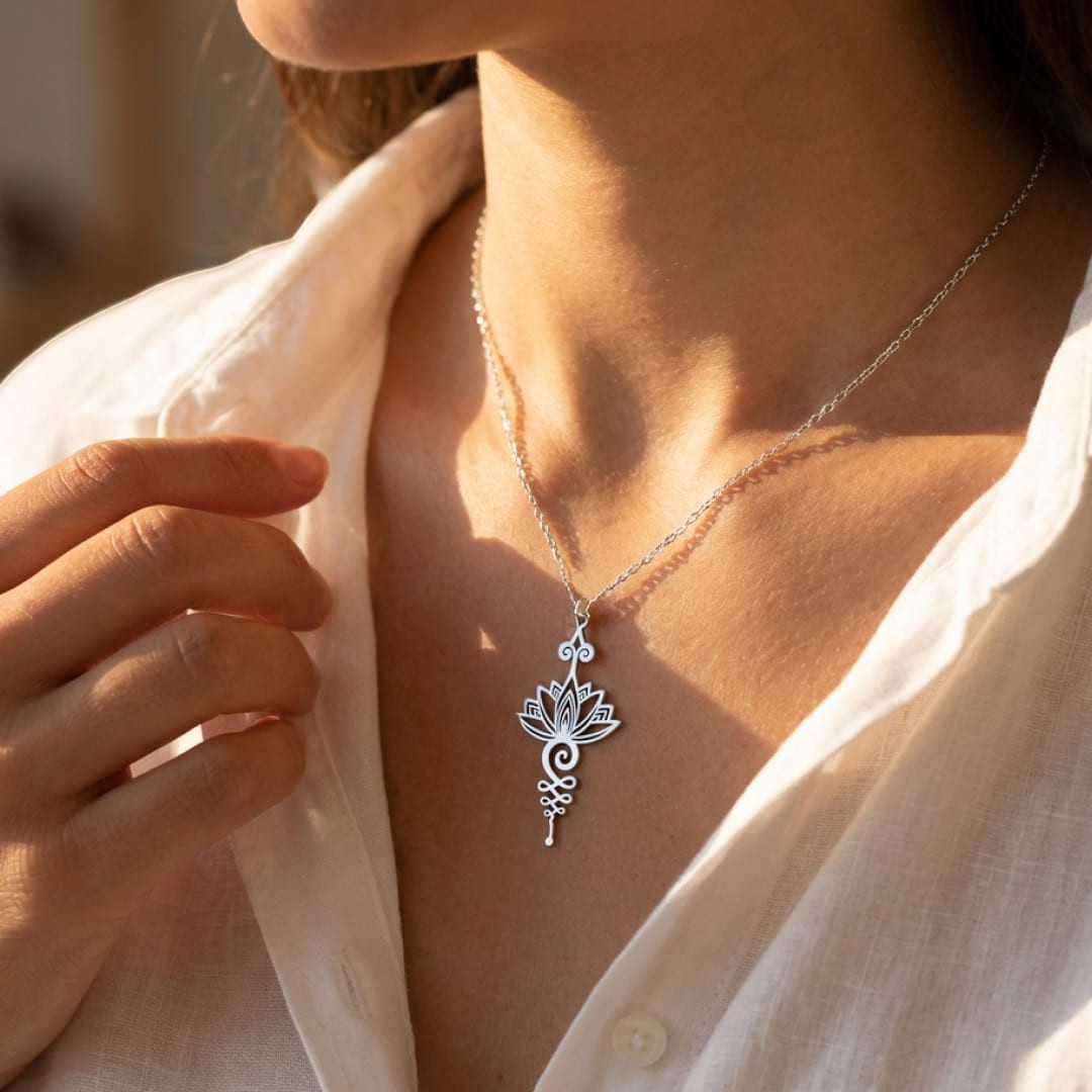 ATELIER-TIBET – Pendentif Lotus Unalome
