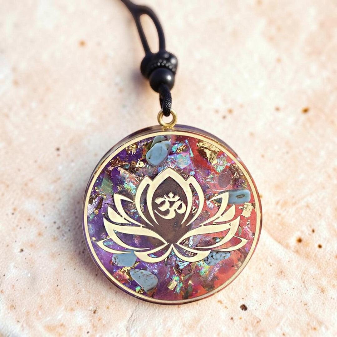 ATELIER-TIBET – Pendentif Orgonite Lotus-Om en Turquoise & Oeil de Tigre
