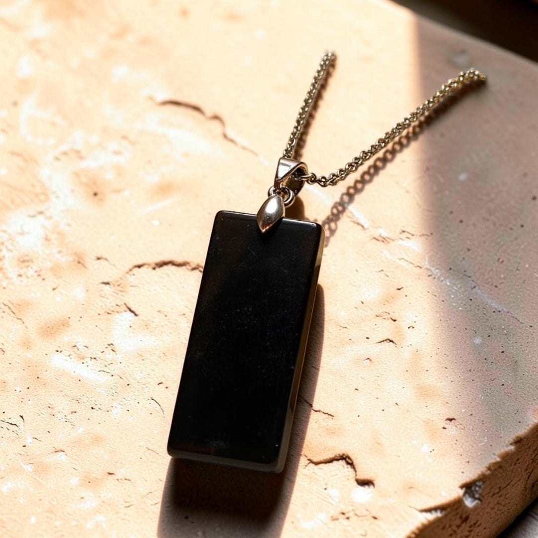 ATELIER-TIBET – Pendentif Élégance & Puissance en Pierre Naturelle