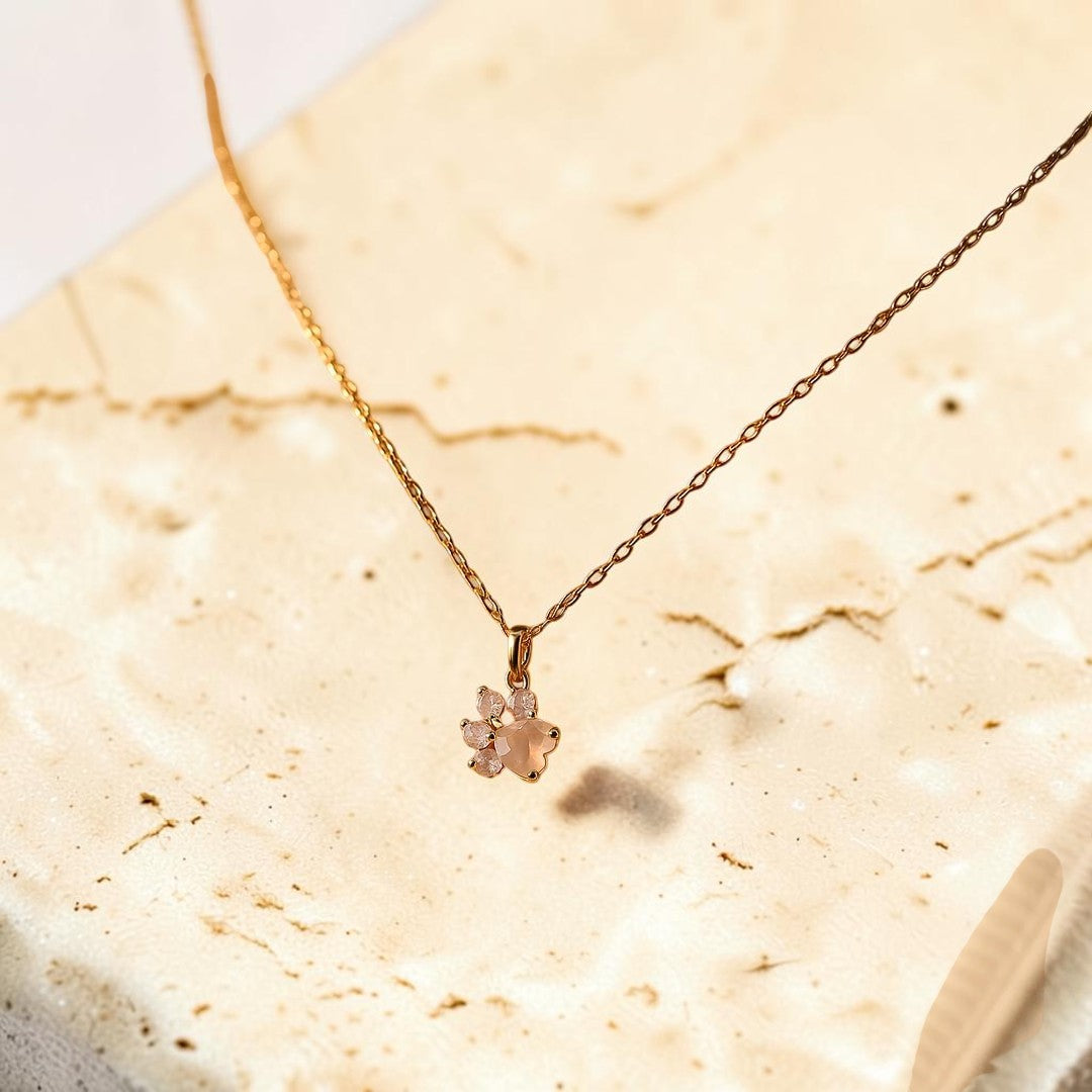 ATELIER-TIBET – Pendentif Patte d’Amour en Quartz Rose