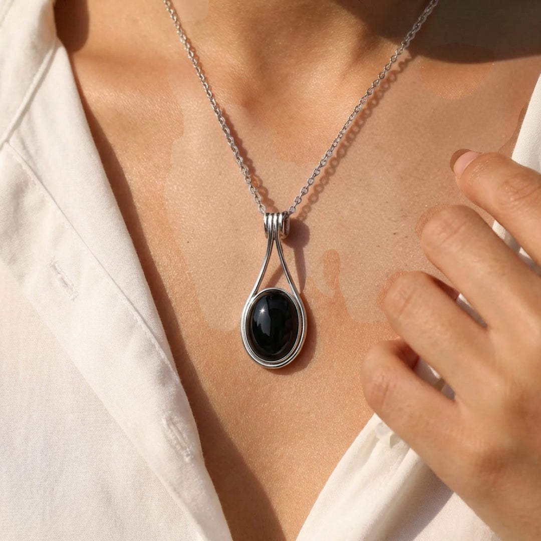 ATELIER-TIBET – Pendentif Noir Serein en Onyx Noire & Argent