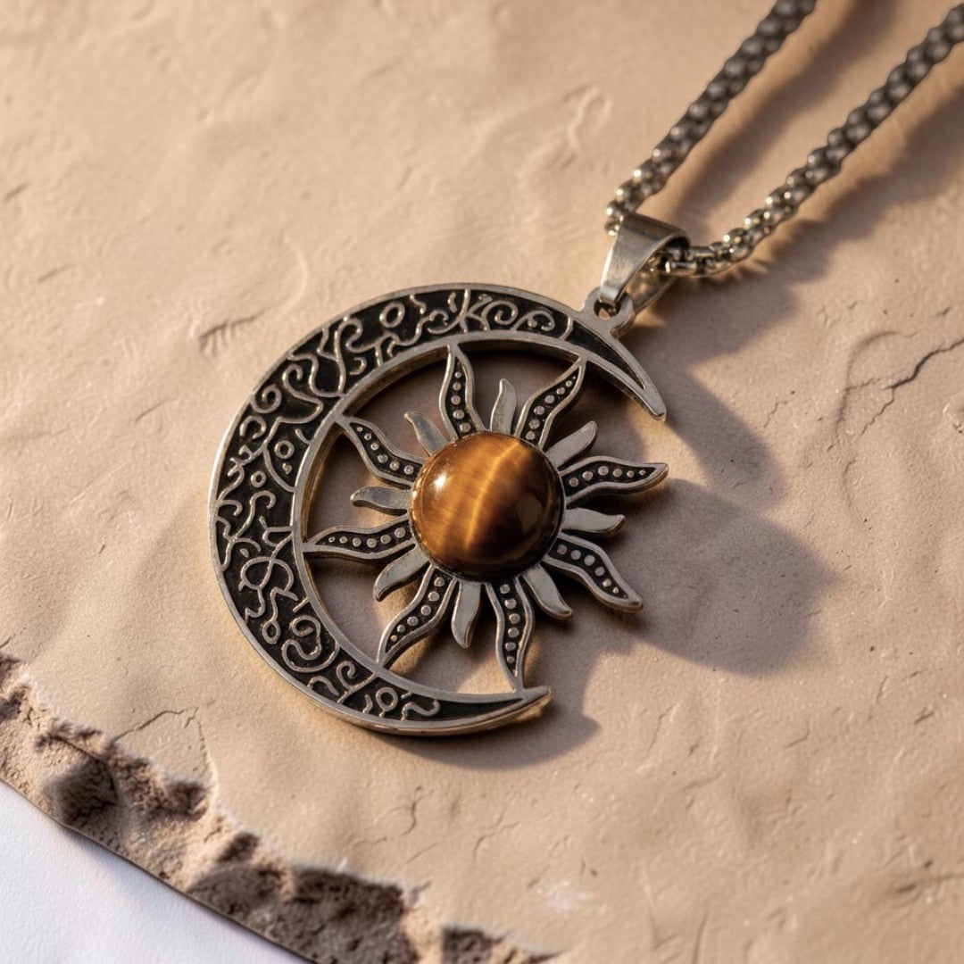 ATELIER-TIBET – Pendentif Équilibre Cosmique Lune-Soleil en Oeil de Tigre