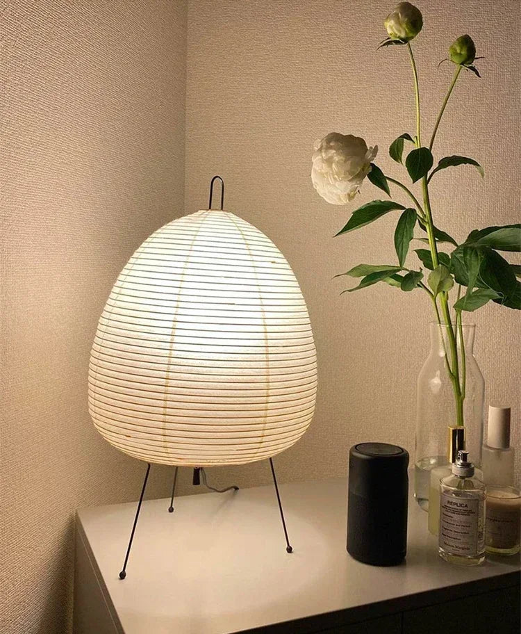 ATELIER-TIBET – Lampe d’Ambiance Japonaise en Papier de Riz, Métal & Tissu – Lumière Zen Apaisante
