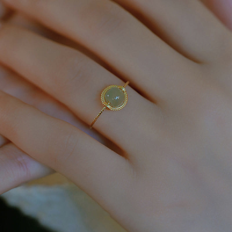 ATELIER-TIBET – Bague Chance & Prospérité en Jade Naturel – Cuivre Plaqué Or 14 Carats – Ajustable