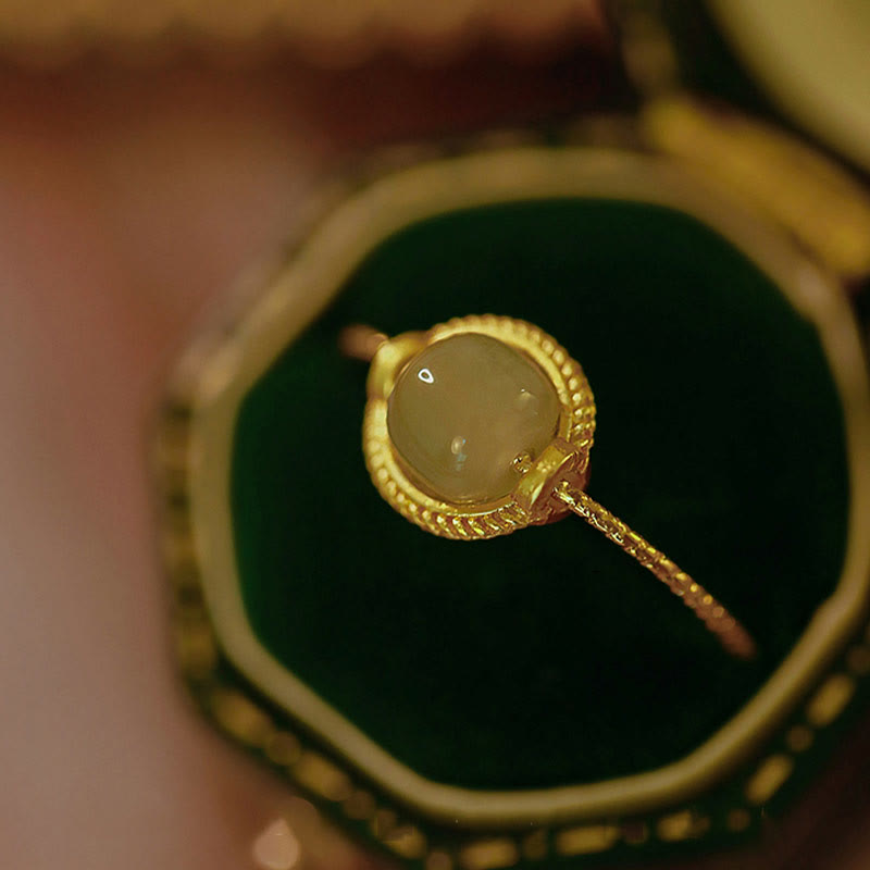ATELIER-TIBET – Bague Chance & Prospérité en Jade Naturel – Cuivre Plaqué Or 14 Carats – Ajustable