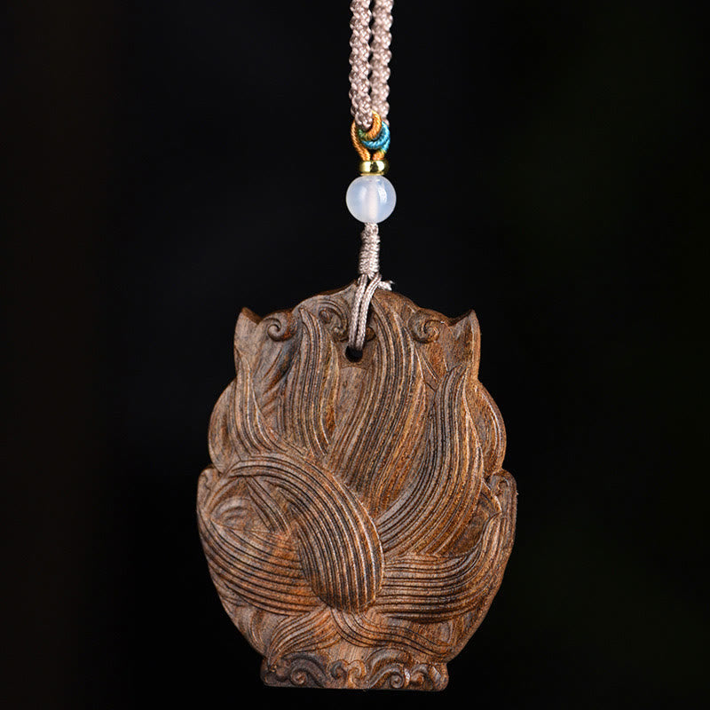 ATELIER-TIBET – Collier Symbolique Renard à Neuf Queues en Bois d’Agar Naturel
