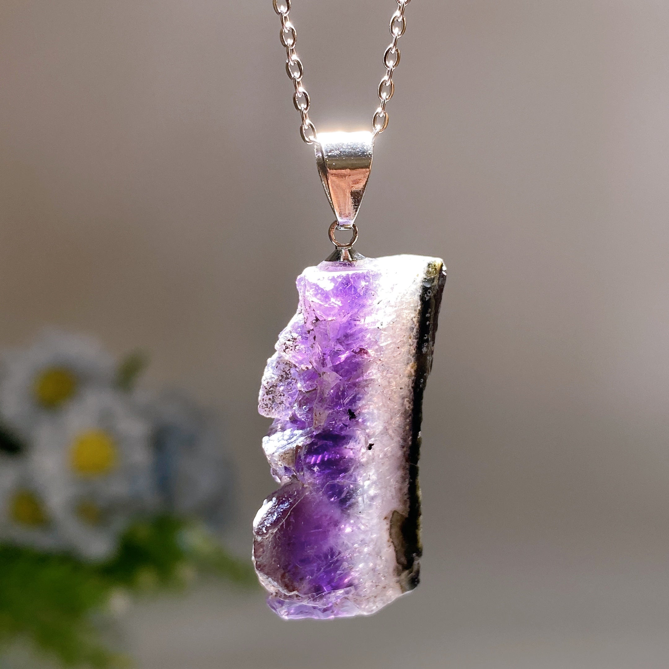 ATELIER-TIBET – Collier en Améthyste Naturelle Brute – Pendentif Cristal 20 mm & Chaîne Argentée – Unisexe