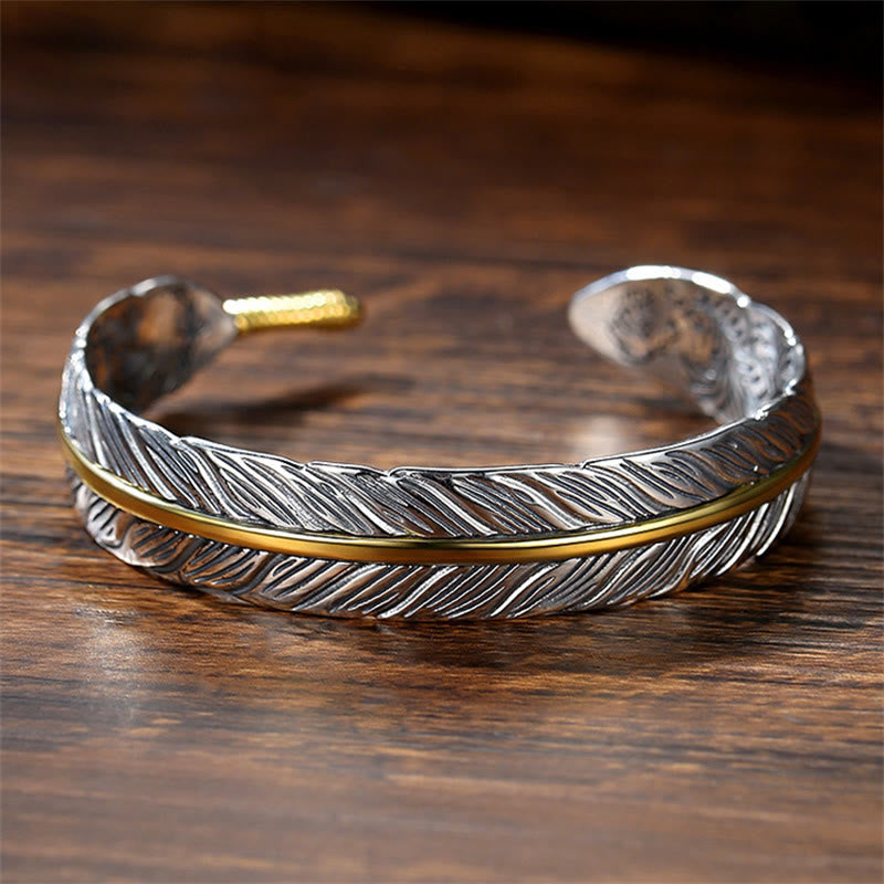ATELIER-TIBET – Bracelet Manchette en Cuivre Sculpté, Motif Plumes Ajustable