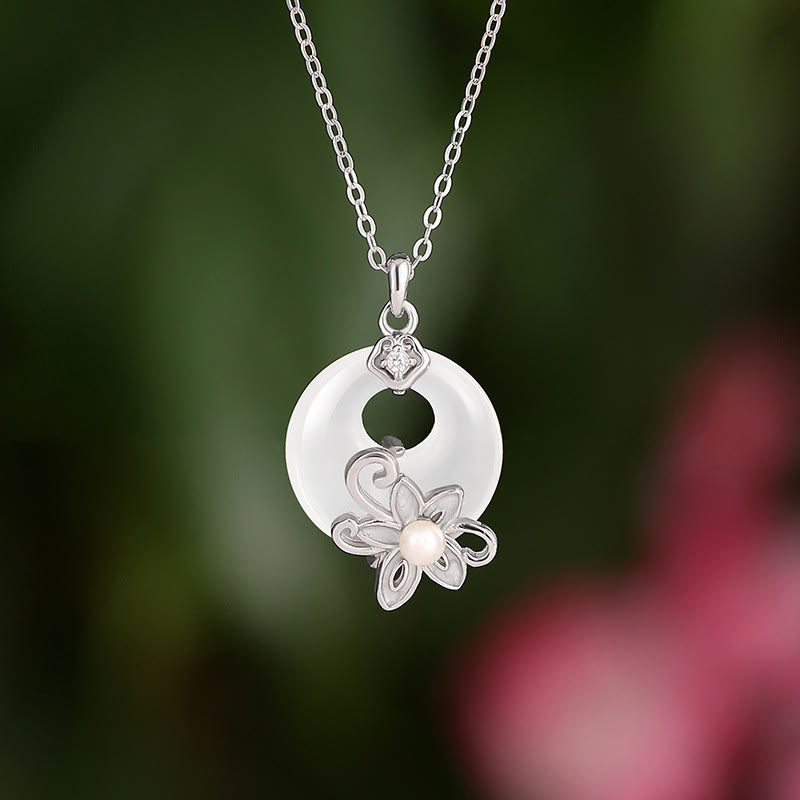 ATELIER-TIBET – Collier Lotus en Calcédoine Naturelle & Argent Sterling 999
