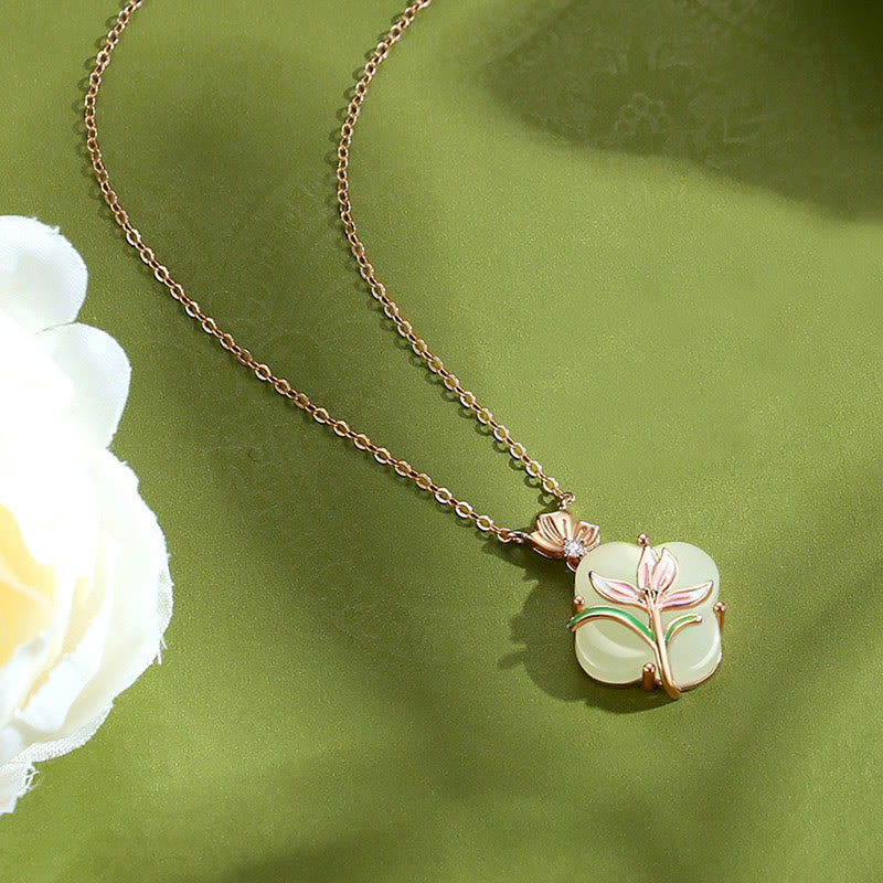 ATELIER-TIBET – Collier Papillon & Trèfle en Jade Hetian Naturel