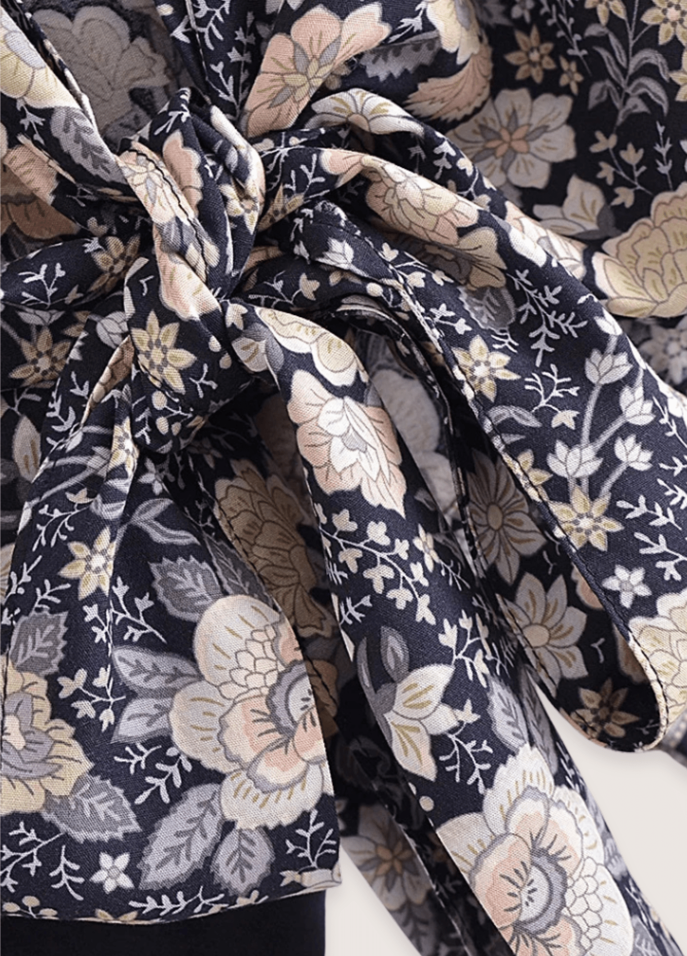 Kimono court femme floral gris
