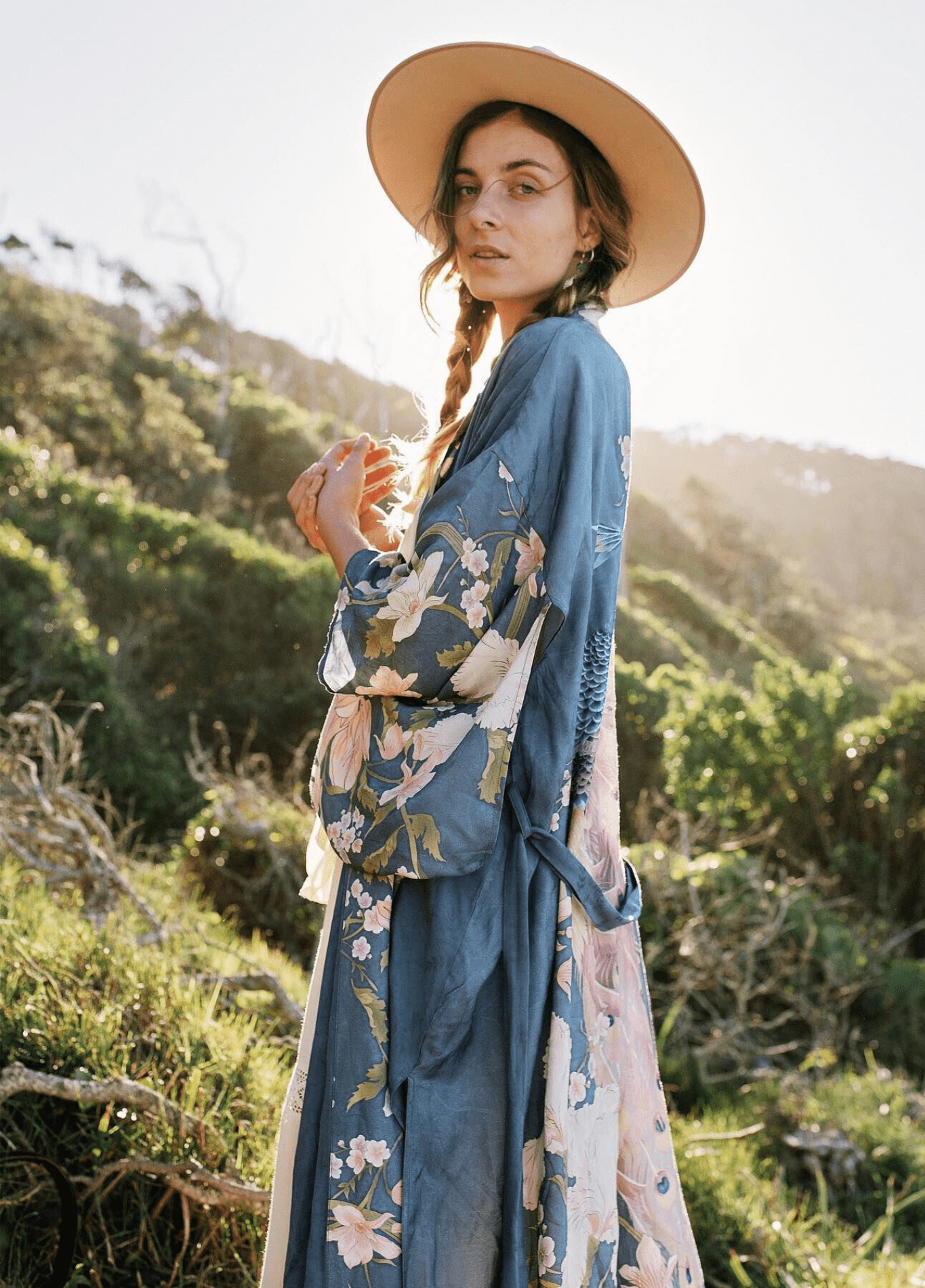 Kimono long femme satiné motif cerisier bleu