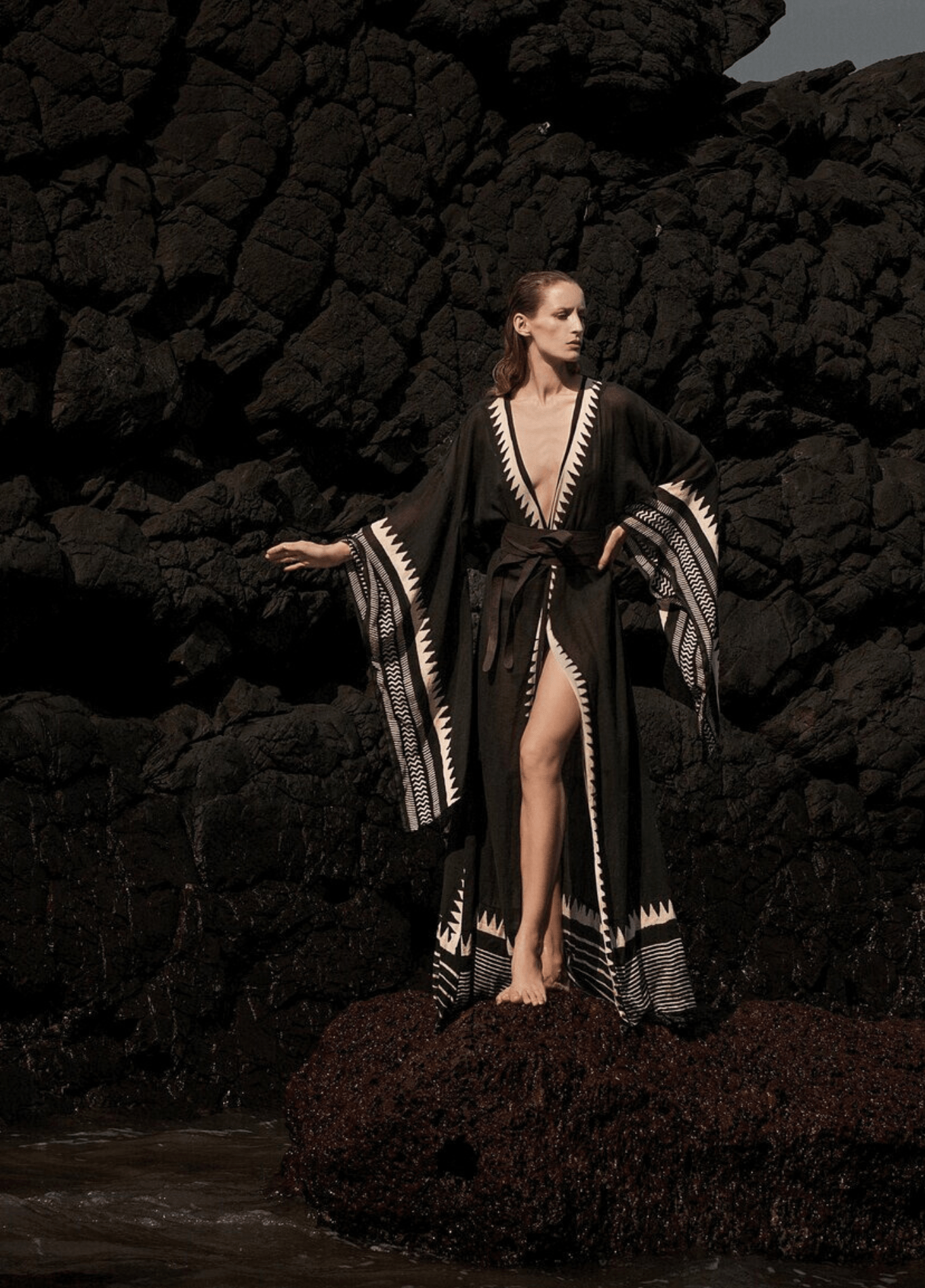 Kimono long femme motif vague noir – Nami