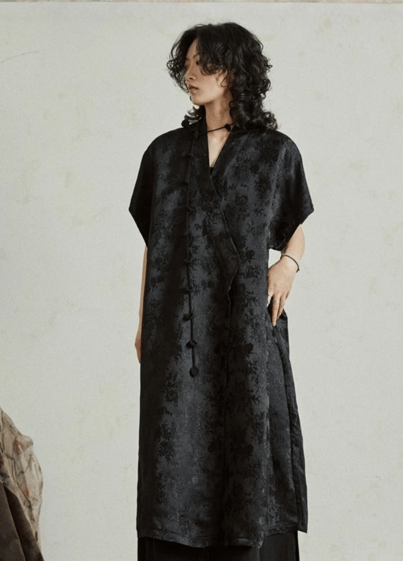 Kimono long femme jacquard noir ton sur ton – Yami