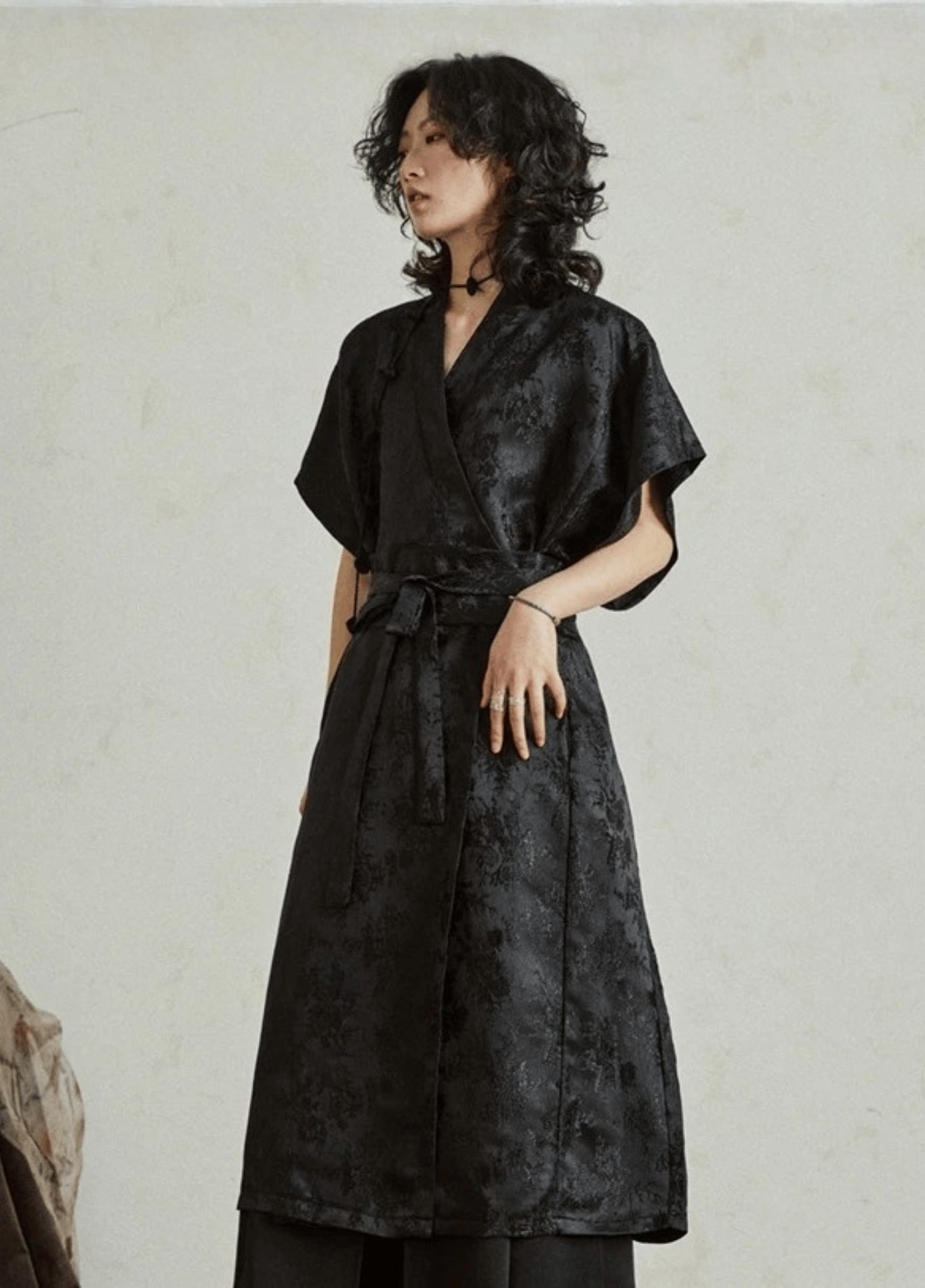 Kimono long femme jacquard noir ton sur ton – Yami
