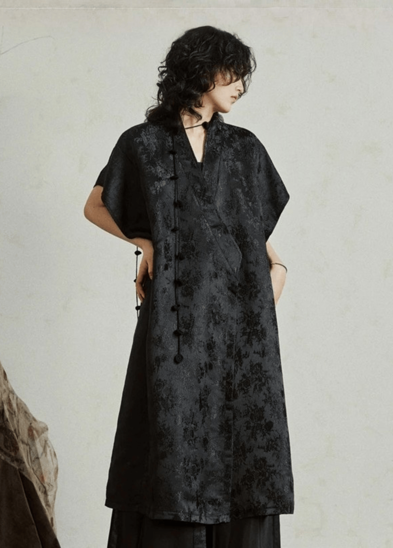 Kimono long femme jacquard noir ton sur ton – Yami