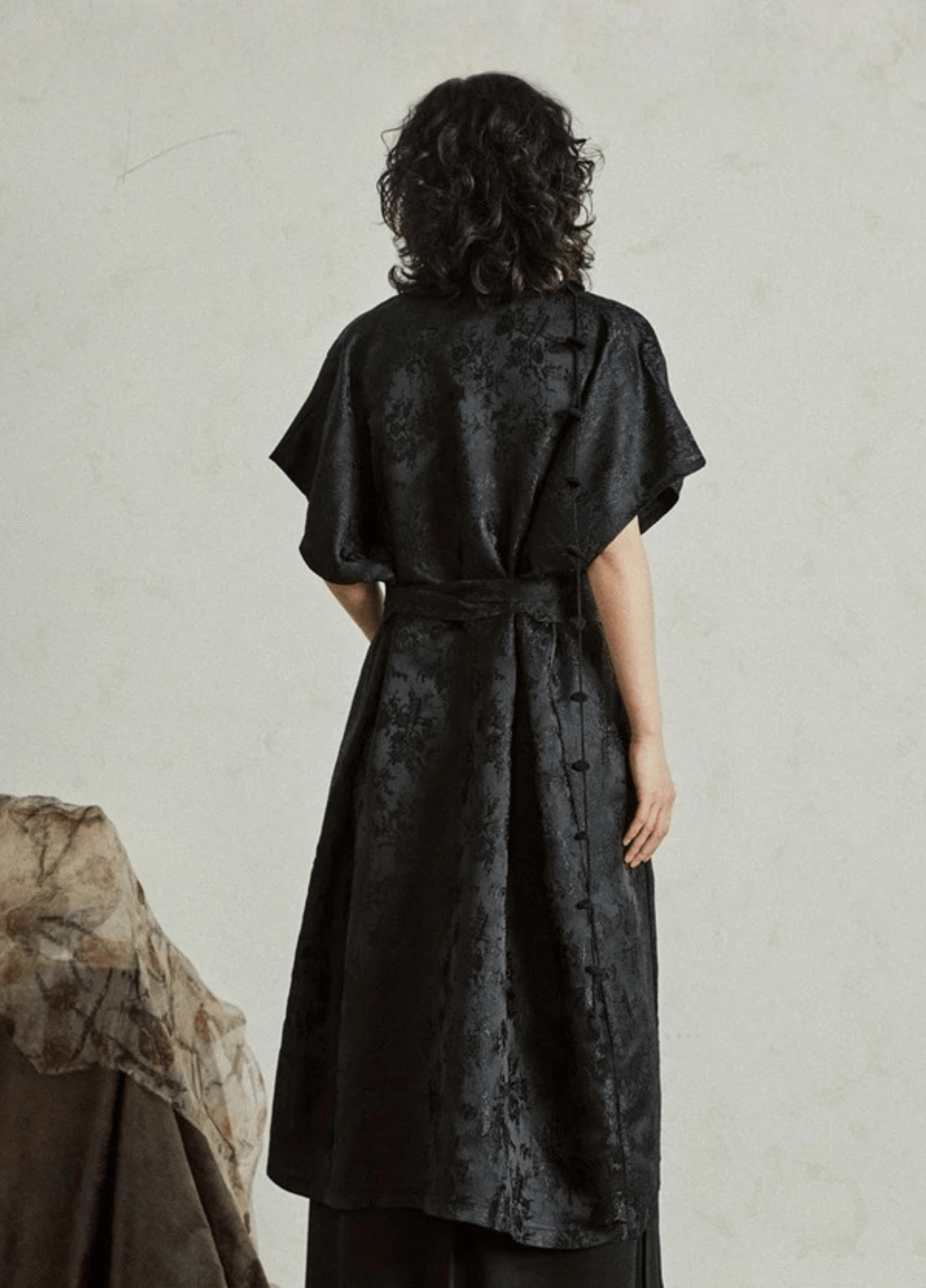 Kimono long femme jacquard noir ton sur ton – Yami