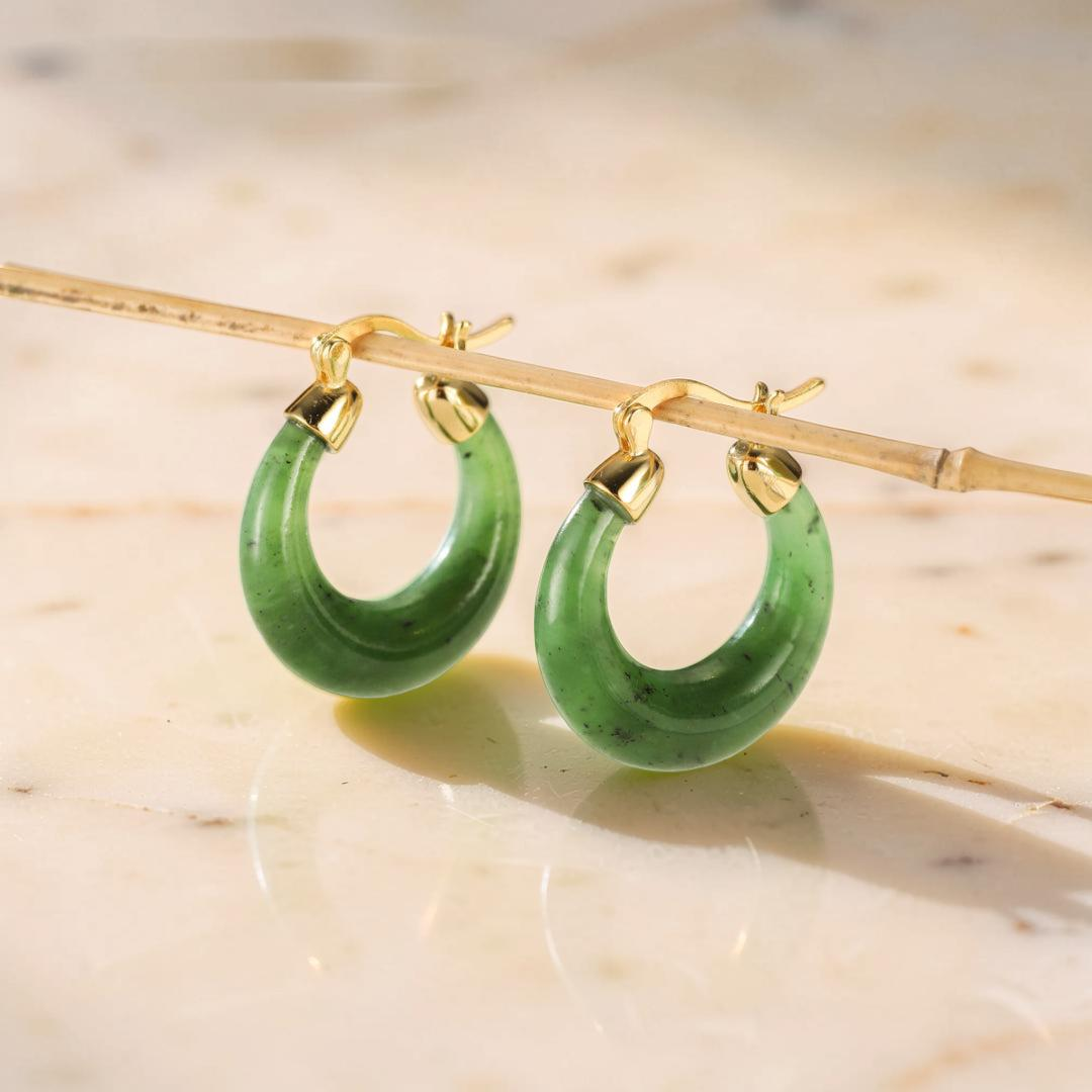 ATELIER-TIBET – Boucles d'Oreilles Créoles Jade – Sérénité, Argent Plaqué Or