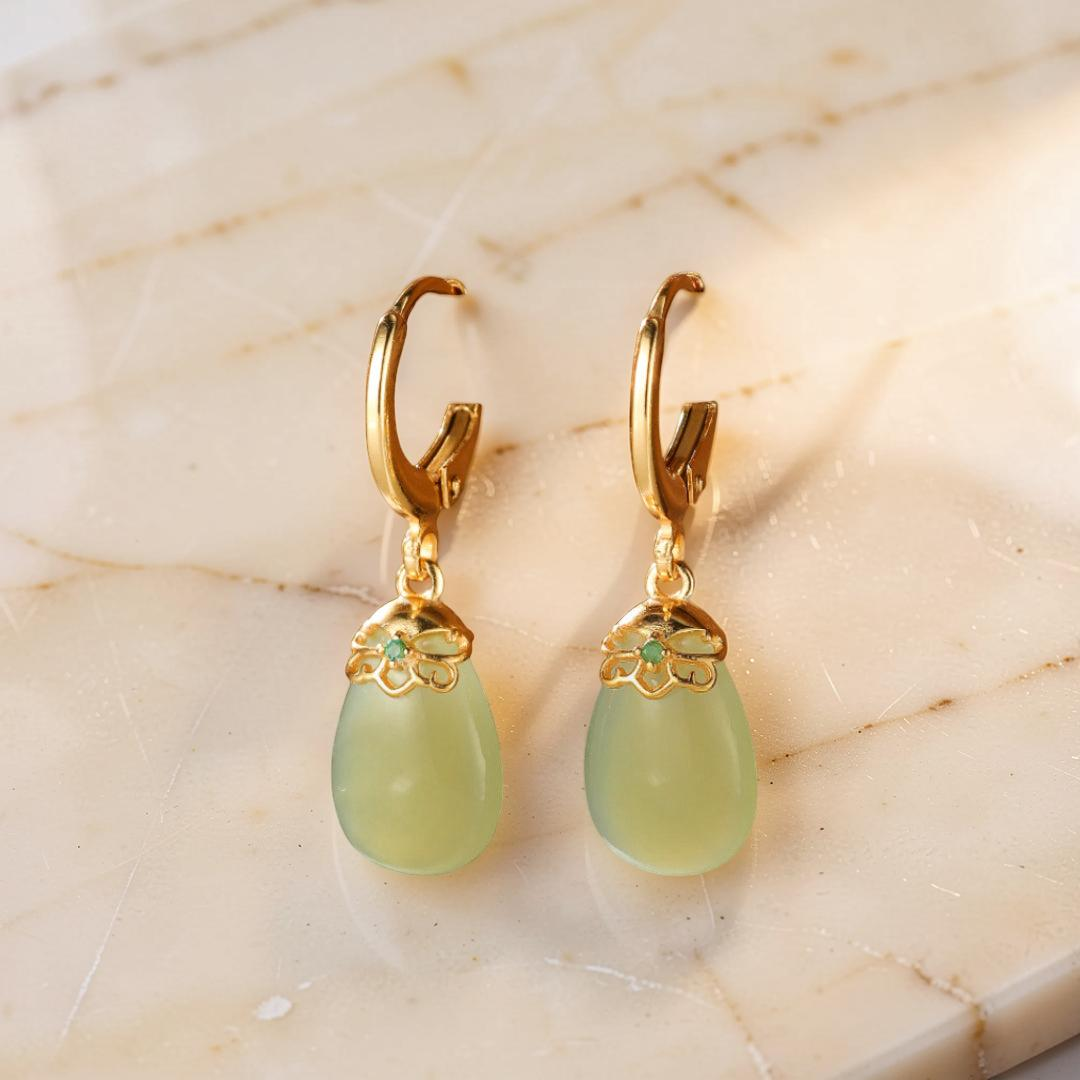 ATELIER-TIBET – Boucles d'Oreilles Jade – Aura Apaisante, Argent Plaqué Or