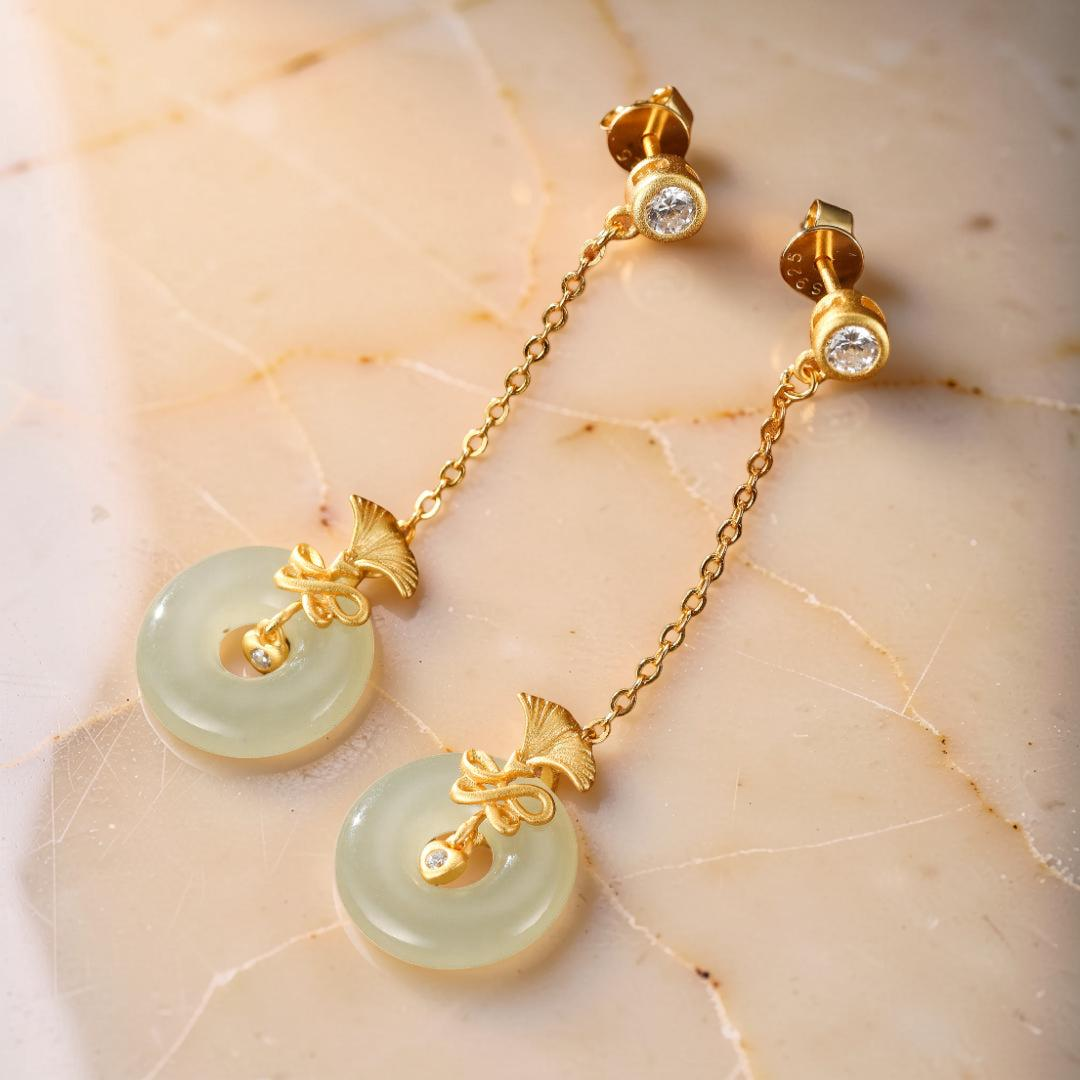 ATELIER-TIBET – Boucles d'Oreilles Jade Blanc – Grâce d'Œillet, Argent Plaqué Or