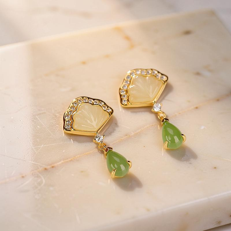 ATELIER-TIBET – Boucles d'Oreilles Jade – Cœur de Nacre, Argent Plaqué Or