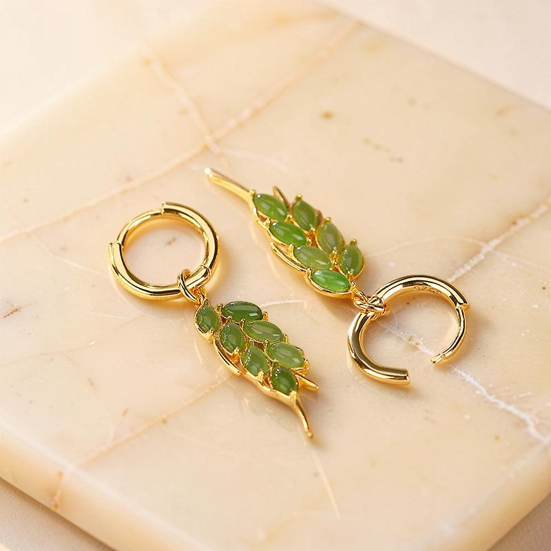 ATELIER-TIBET – Boucles d'Oreilles Jade – Feuilles de Sérénité, Argent Plaqué Or