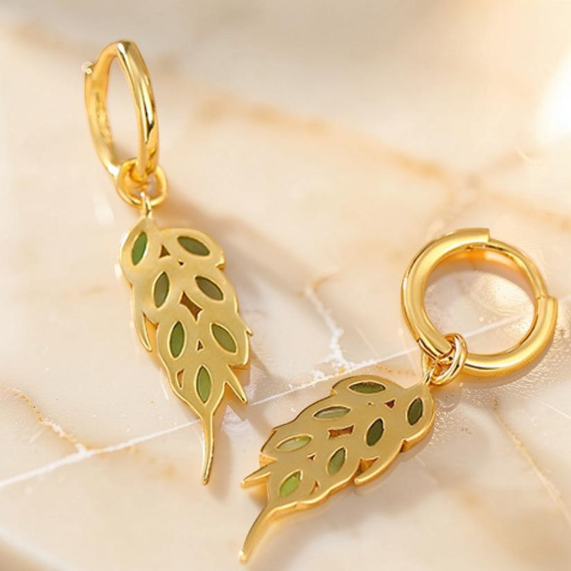 ATELIER-TIBET – Boucles d'Oreilles Jade – Feuilles de Sérénité, Argent Plaqué Or