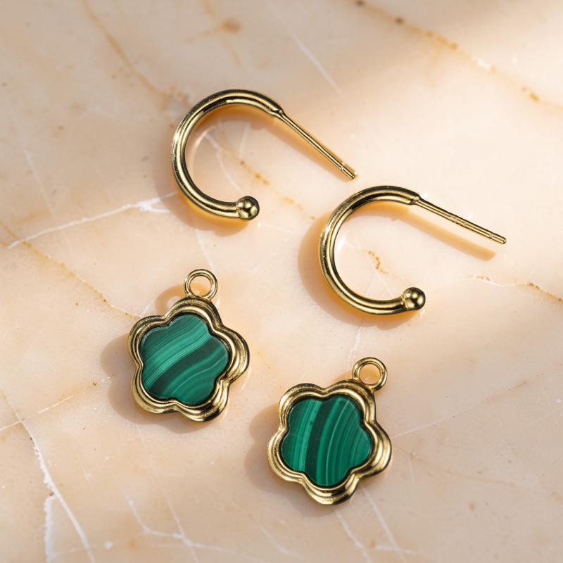 ATELIER-TIBET – Boucles d'Oreilles Malachite – Étoile Fleur, Argent Plaqué Or