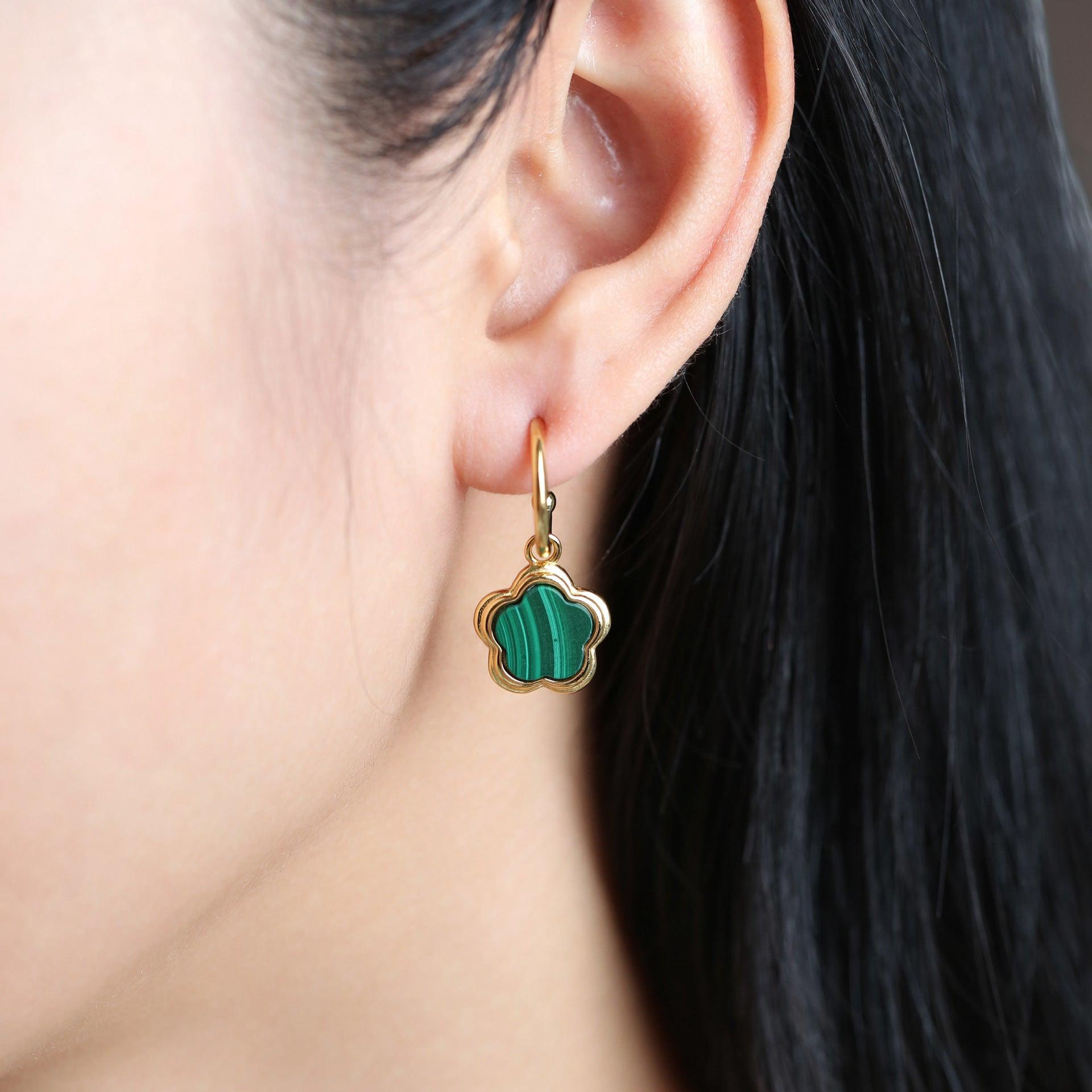 ATELIER-TIBET – Boucles d'Oreilles Malachite – Étoile Fleur, Argent Plaqué Or