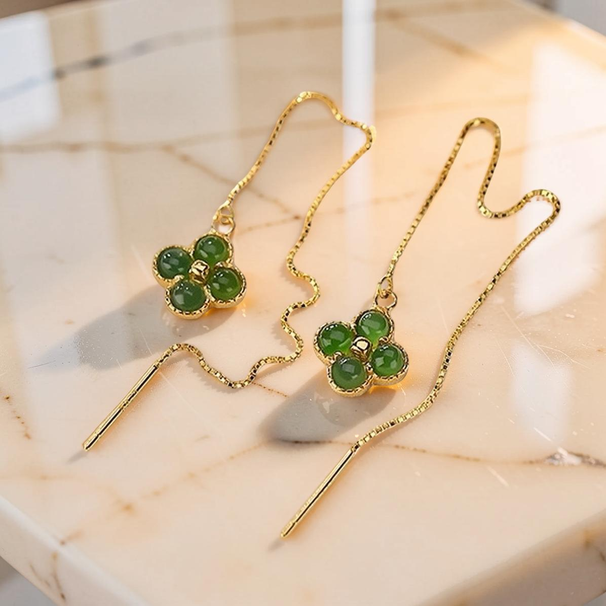 ATELIER-TIBET – Boucles d'Oreilles Trèfle en Jade – Porte-Bonheur, Argent Plaqué Or