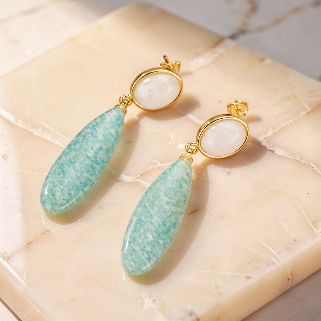 ATELIER-TIBET – Boucles d’Oreilles Amazonite et Pierre de Lune – Élégance Nocturne