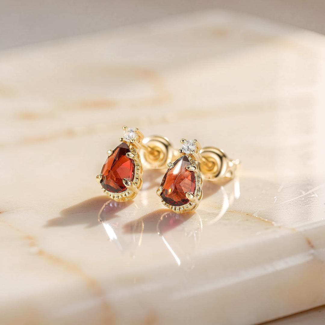 ATELIER-TIBET – Boucles d’oreilles Grenat – Goutte de Feu, Argent Plaqué Or
