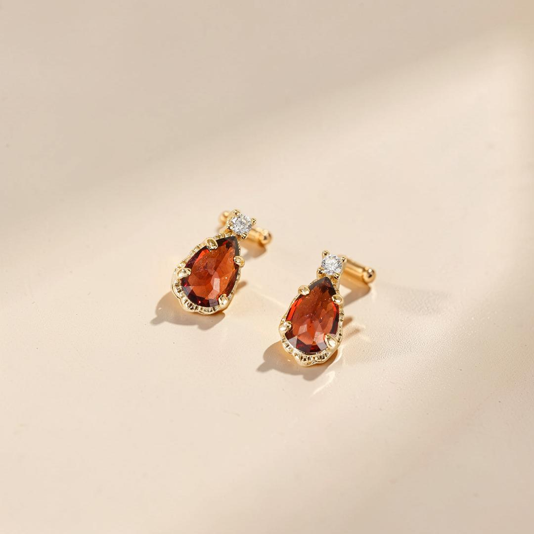 ATELIER-TIBET – Boucles d’oreilles Grenat – Goutte de Feu, Argent Plaqué Or