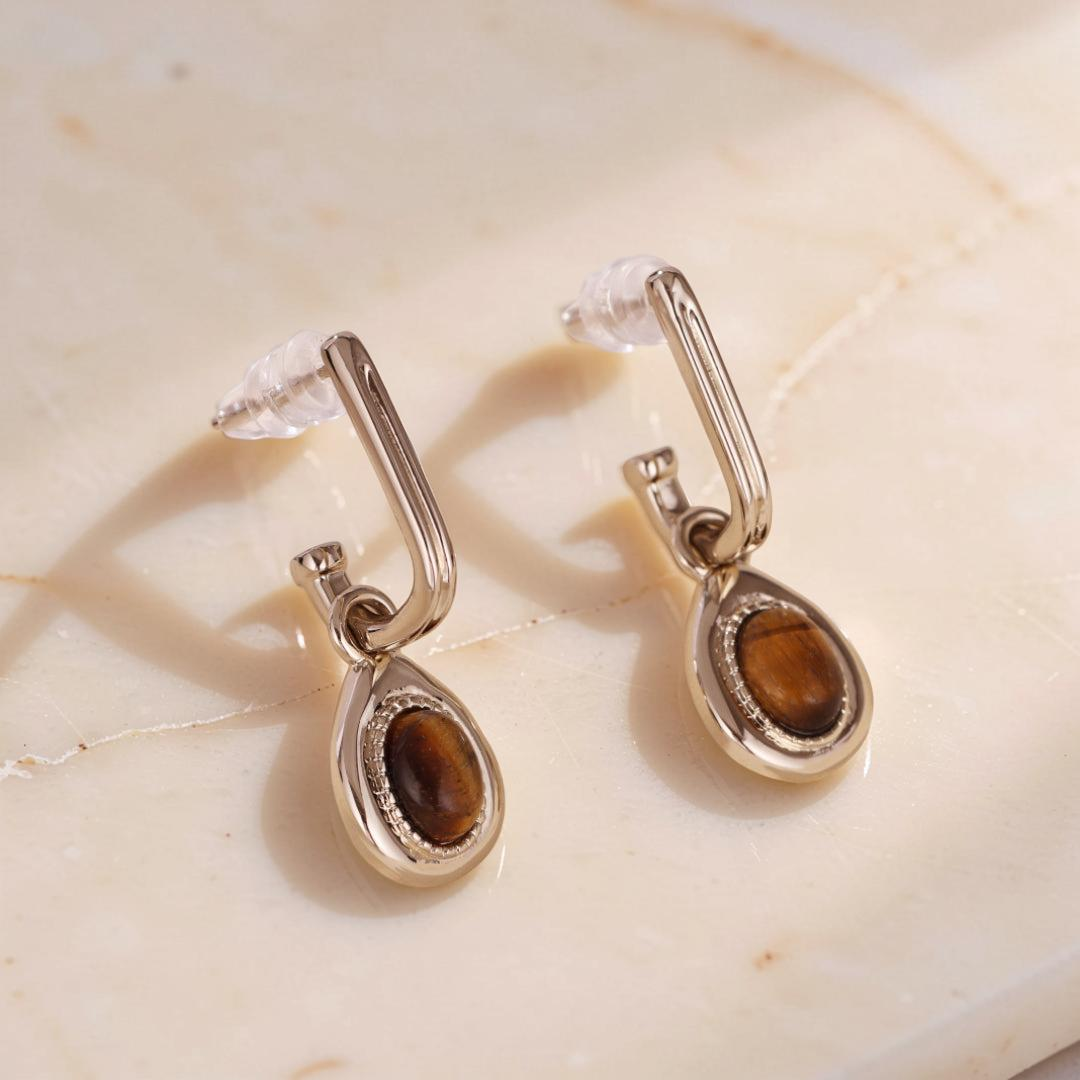 ATELIER-TIBET – Boucles d'Oreilles Œil de Tigre – Charme Exotique, Plaqué Or